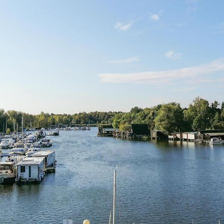 2 Bedroom Cozy Apartment In Rechlin Esterno foto