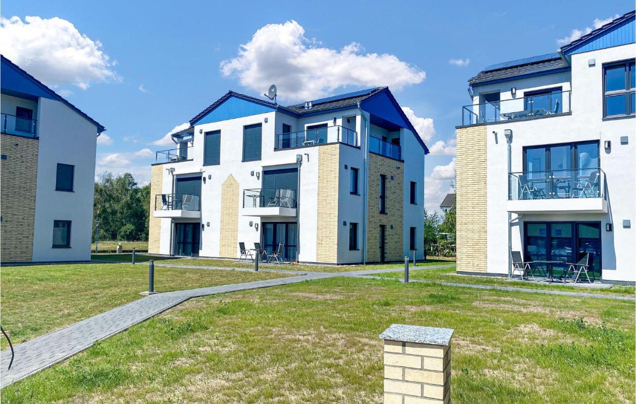 2 Bedroom Cozy Apartment In Rechlin Esterno foto