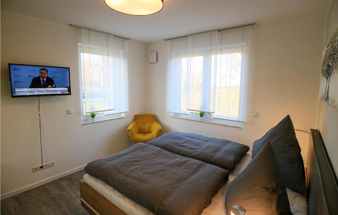 2 Bedroom Cozy Apartment In Rechlin Esterno foto