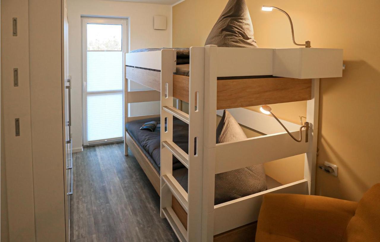 2 Bedroom Cozy Apartment In Rechlin Esterno foto