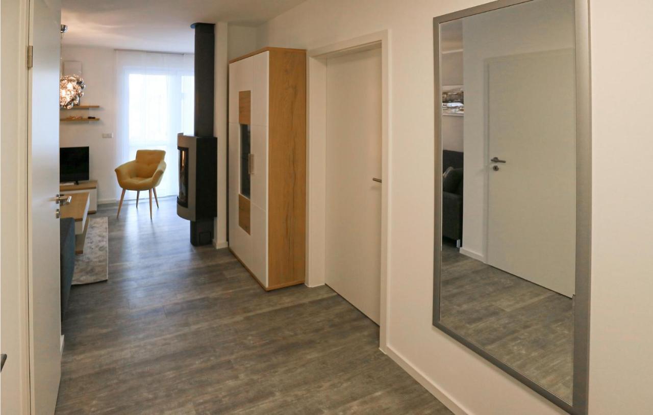 2 Bedroom Cozy Apartment In Rechlin Esterno foto