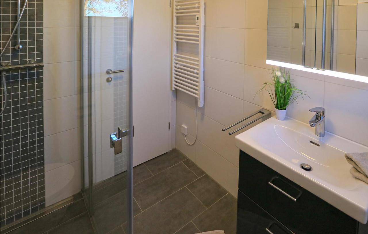2 Bedroom Cozy Apartment In Rechlin Esterno foto